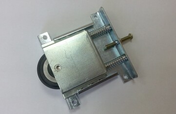 TC215 Ролик внеш. накладной с пружиной